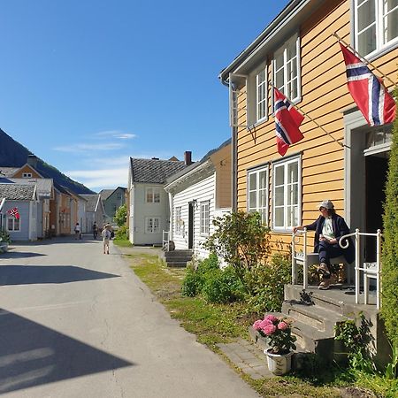 Вилла Kvammehuset Pa Gamle Лердалсёйри Экстерьер фото